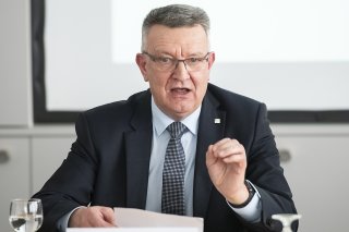 Selon le Ministère public, l'ancien conseiller d'Etat fribourgeois Georges Godel s'est rendu coupable de violation du secret de fonction à réitérées reprises (archives).